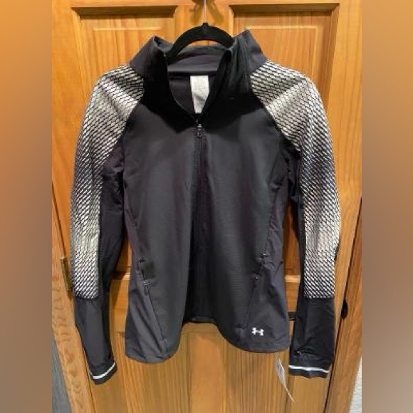 NWT - Under Armour Running Cold Gear Jacket Black Fitted Womens - Picture 1 of 4